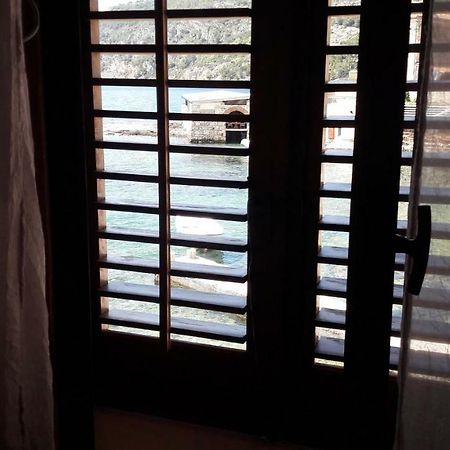 Anka'S Beach Komiza Ngoại thất bức ảnh