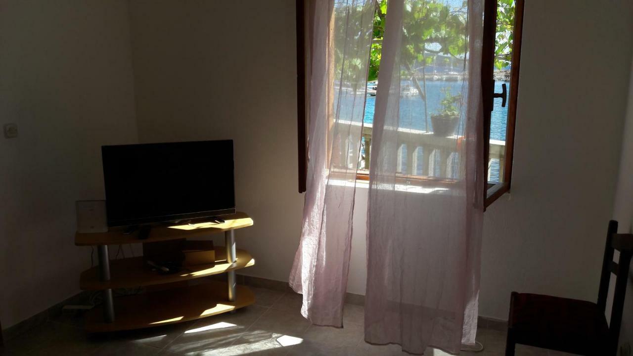 Anka'S Beach Komiza Ngoại thất bức ảnh